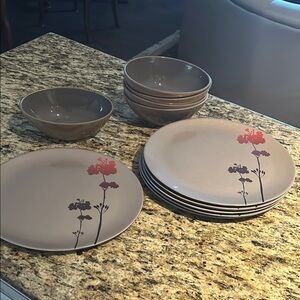 Floral Beige Dinnerware Set